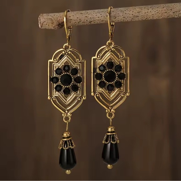 Anthropologie Jewelry - Vintage Marquis Ekaterina Gold Brass Earrings